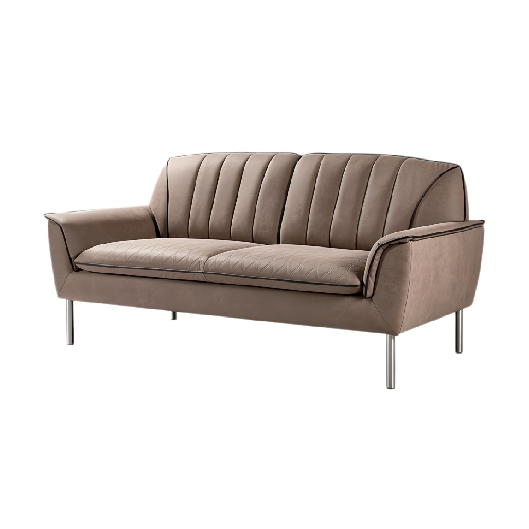 **Moderne Beige Bank met Gestikte Rugleuning en Slanke Metaalpoten**